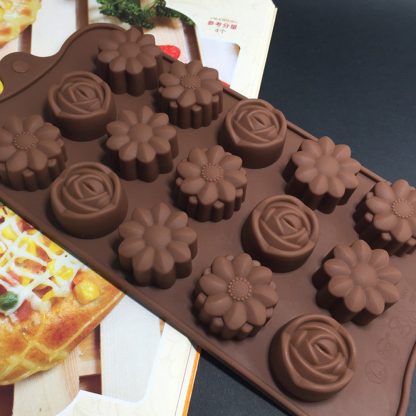 15-Cavity Silicone Flower Rose Chocolate Cake Soap Mold