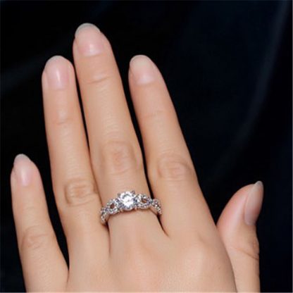 Elegant Braid Band Design Crystal Zircon Women Fashion Jewelry Ring